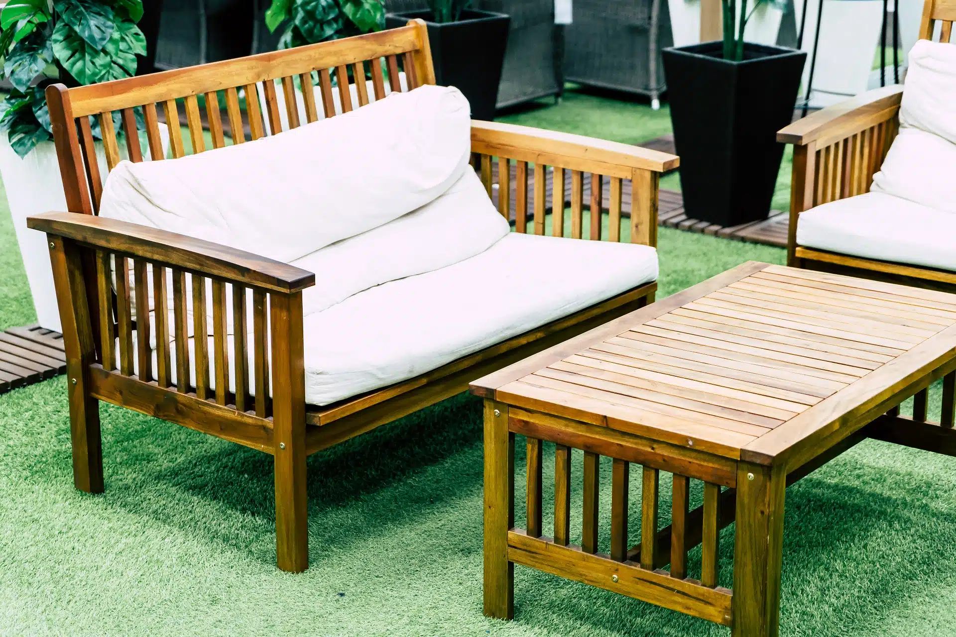 teak outdoor furniture